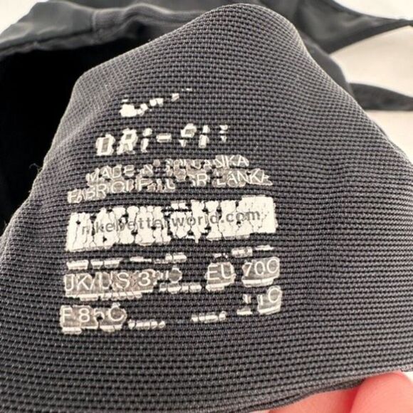 Nike Dri-fit Racerback Sports‎ bra adjustable Black Size 32D padded full support - Picture 3 of 3